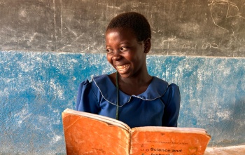La lucha de Elise por la educación en Malawi