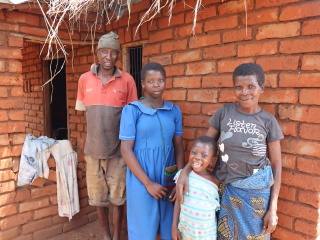 La lucha de Elise por la educación en Malawi