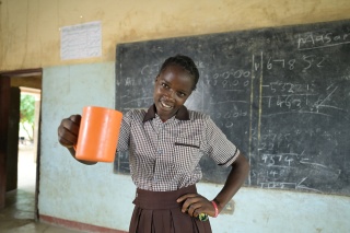 Animando a los niños a ir al colegio en Zambia